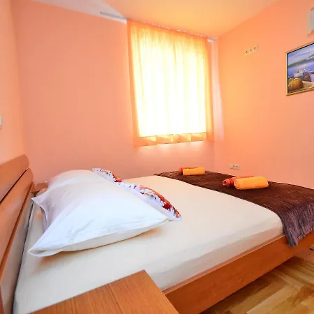 Mornar-4 By Interhome