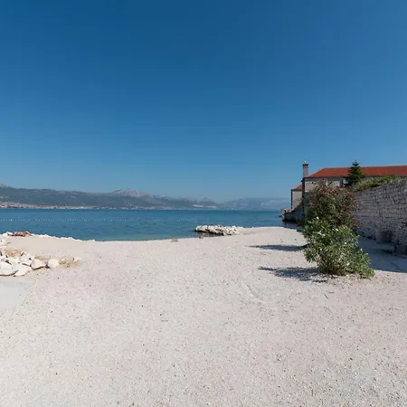 Mornar-4 By Interhome Apartamento Trogir