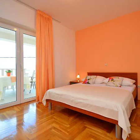 Mornar-4 By Interhome